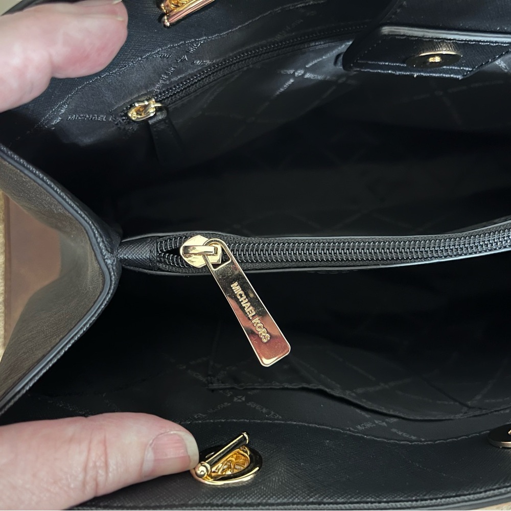 Michael Kors Black Susannah Saffiano Leather Large Tote Bag - Picture 8 of 10